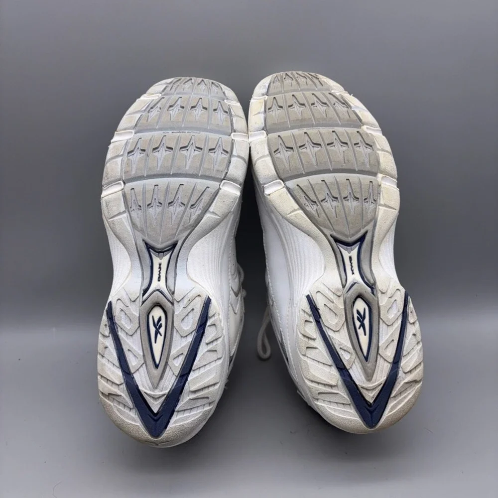 Reebok dmx walking